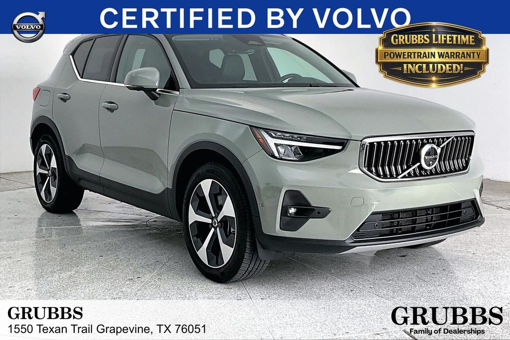 2025 Volvo XC40 B5 Plus Bright AWD's photo