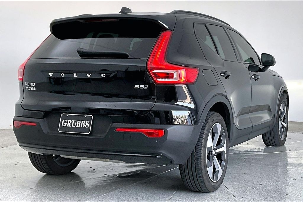 Certified 2024 Volvo XC40 B5 Plus Dark Theme SUV