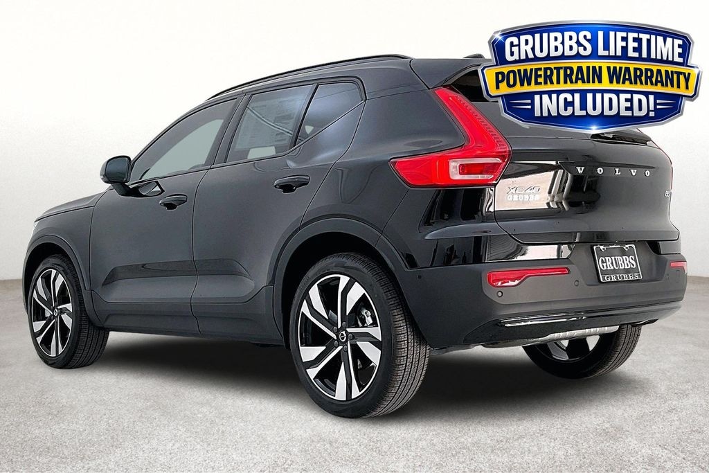 New 2026 Volvo XC40 B5 Ultra SUV