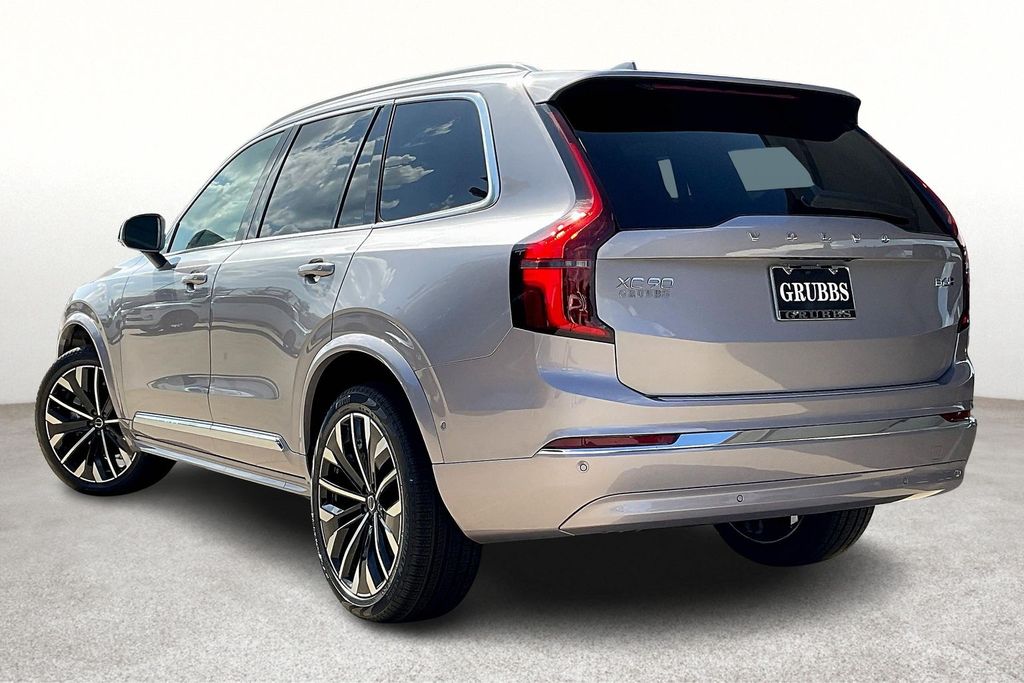 2026 Volvo XC90 Plus photo 3