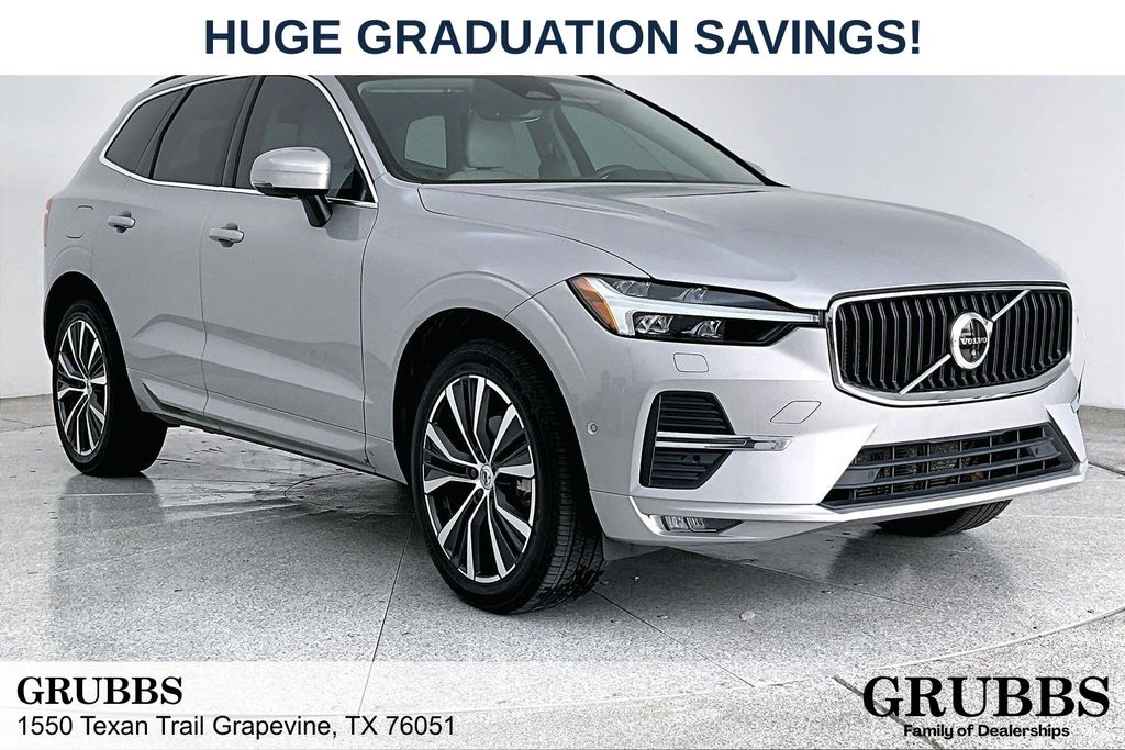 2022 Volvo XC60 B5 Momentum FWD's photo