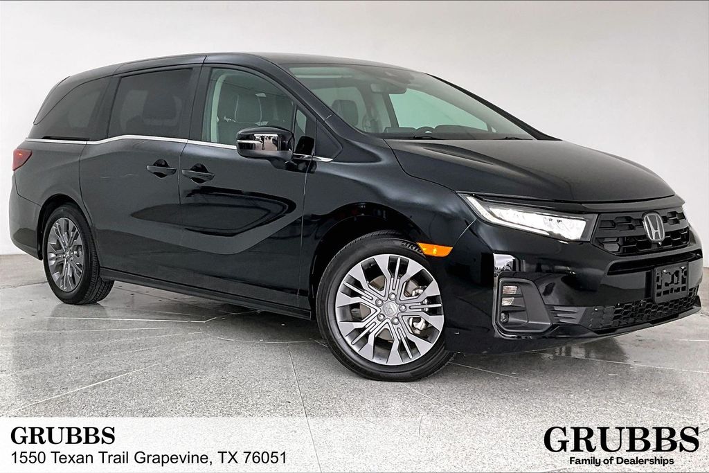 2025 Honda Odyssey Touring's photo