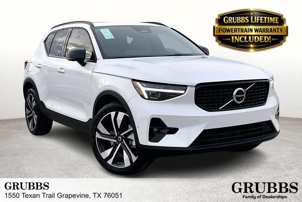 2026 Volvo XC40 B5 Ultra Dark AWD's photo