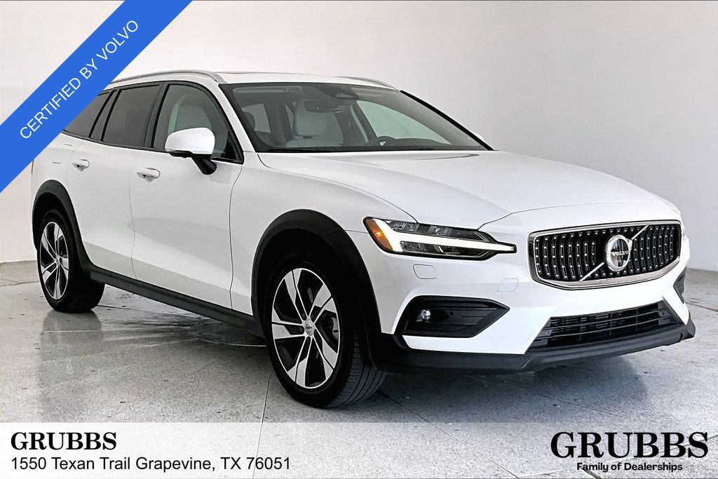 Used 2023 Volvo V60 Cross Country B5 Plus