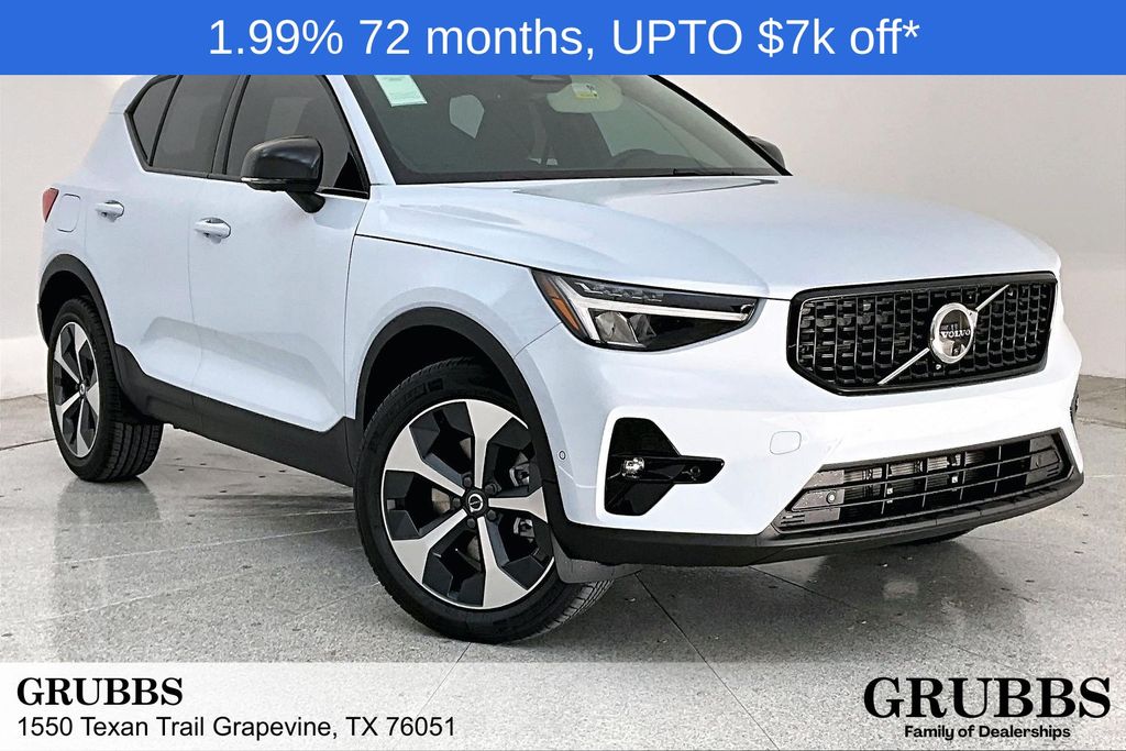 2026 Volvo XC40 Plus's photo