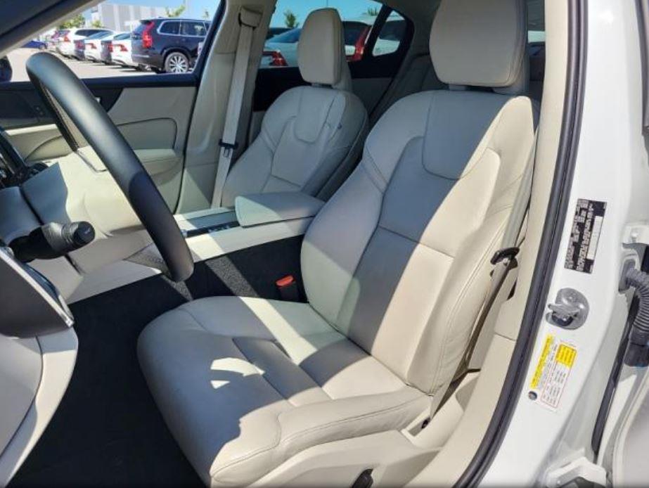 2024 Volvo S60 Plus photo 3