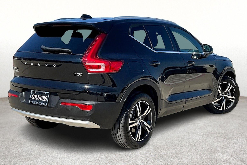 Certified 2025 Volvo XC40 Core Bright Theme SUV