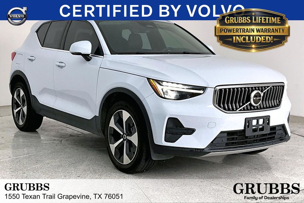 2024 Volvo XC40 B5 Core Bright AWD's photo