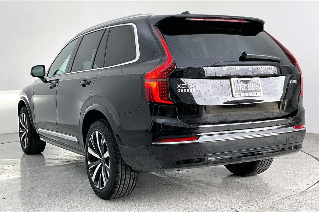 New 2026 Volvo XC90 B5 Core SUV