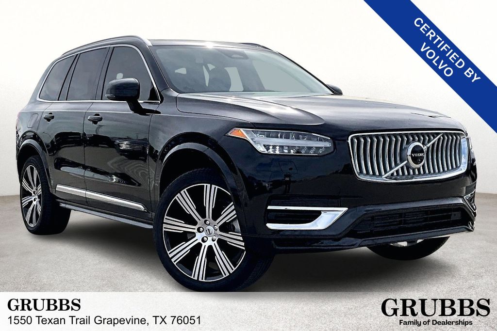 2025 Volvo XC90 Plus's photo