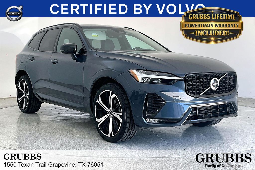 2023 Volvo XC60 B5 Ultimate Dark Theme FWD's photo
