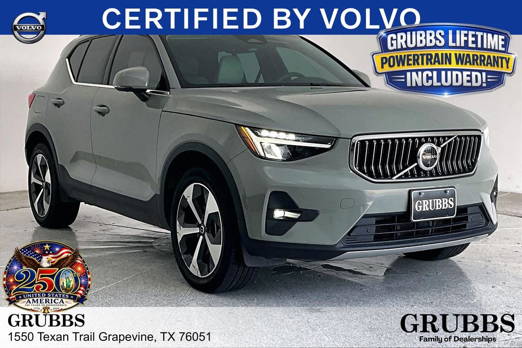 2023 Volvo XC40 B5 Plus Bright AWD's photo