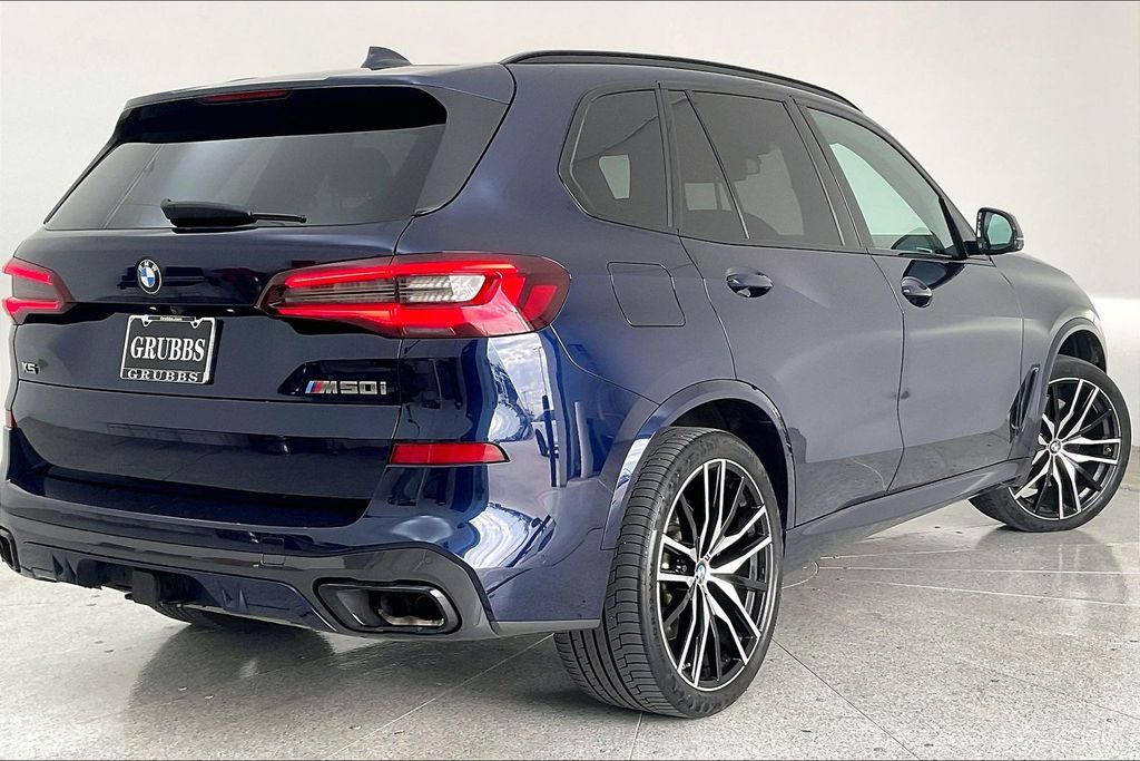 2021 Bmw X5 M50i photo 2
