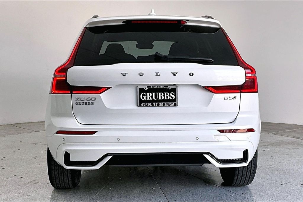 New 2026 Volvo XC60 B5 Core SUV