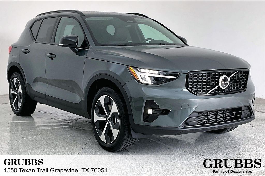 New 2026 Volvo XC40 B5 Plus