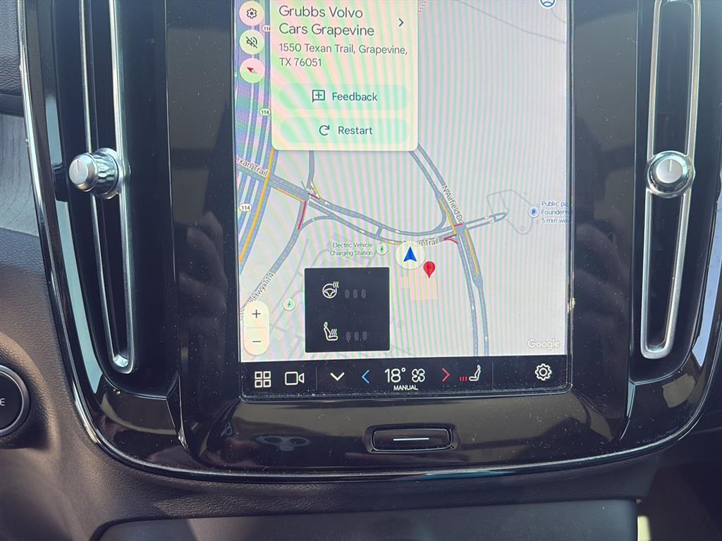 2023 Volvo XC40 Plus photo 4