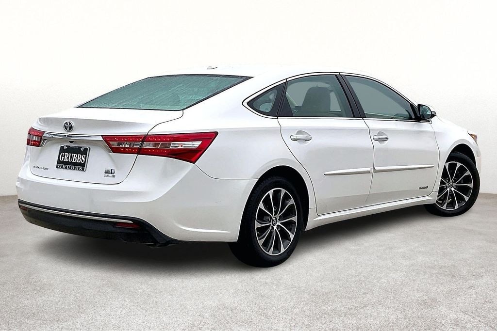 Used 2018 Toyota Avalon Hybrid XLE Premium Sedan