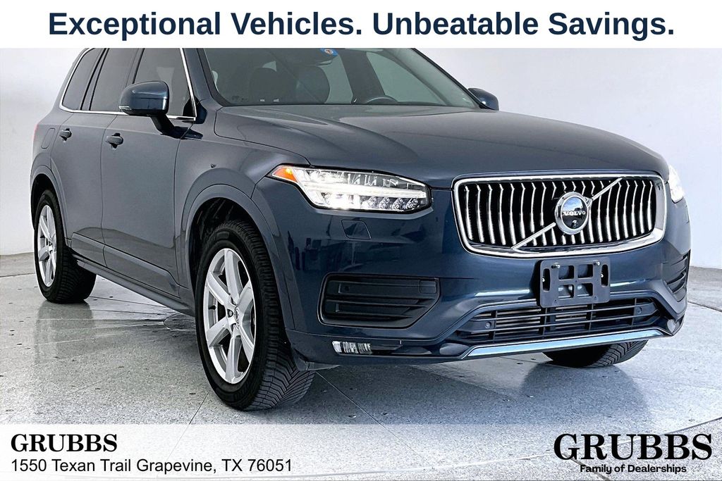 2020 Volvo XC90 T6 Momentum AWD's photo