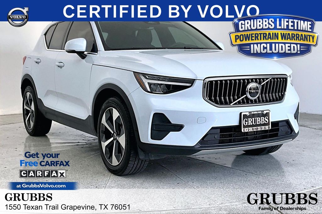 2024 Volvo XC40 B5 Core Bright AWD's photo