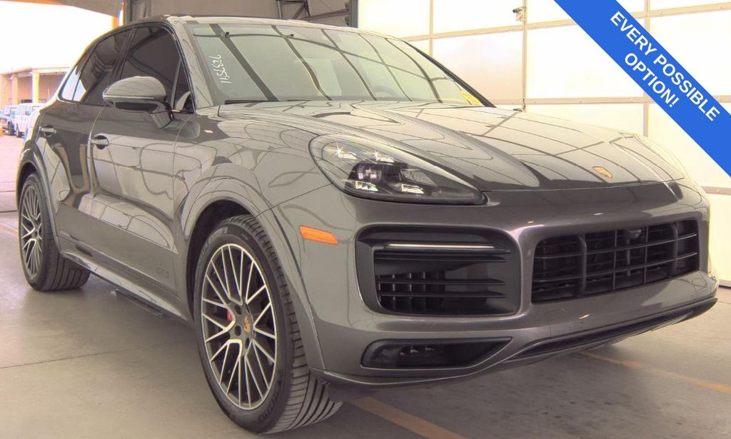 2023 Porsche Cayenne GTS's photo