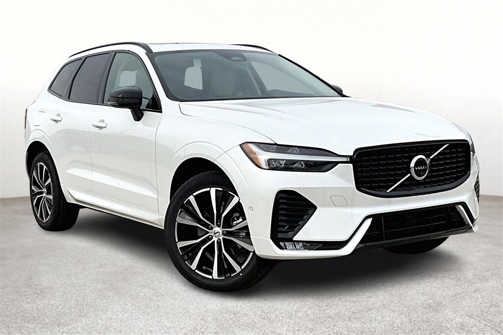 2025 Volvo XC60 B5 Plus photo 2