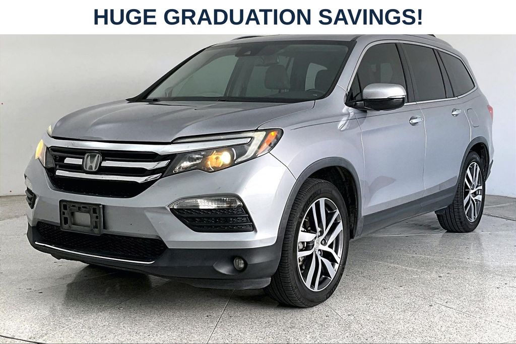 2017 Honda Pilot 2WD Touring's photo