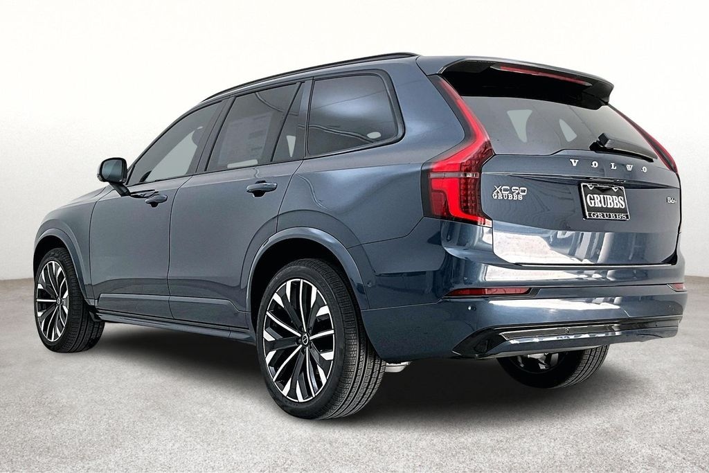 New 2026 Volvo XC90 B6 Ultra Dark Theme 6-Seater SUV
