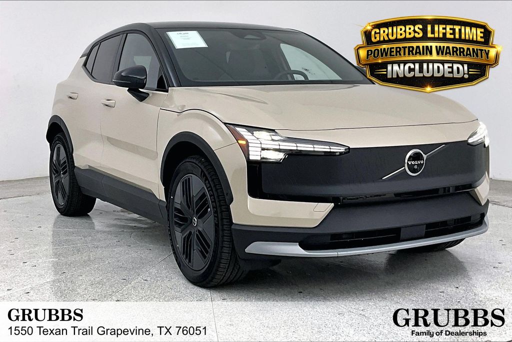 2026 Volvo EX30 Twin Motor Cross Country Ultra's photo