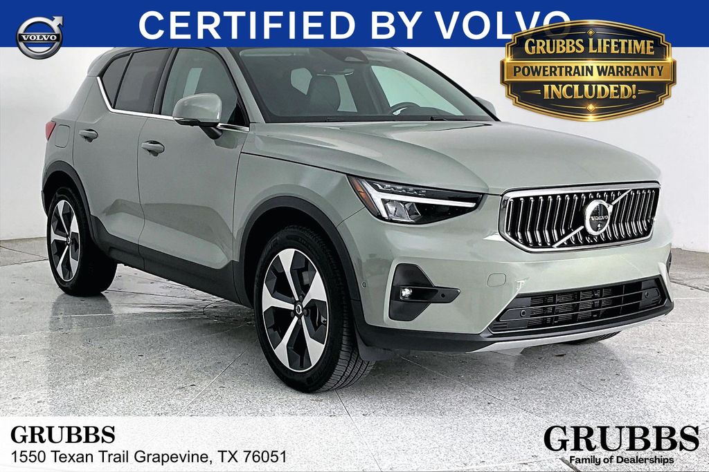 2025 Volvo XC40 B5 Plus Bright AWD's photo
