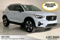 2026 Volvo XC40 B5 Plus AWD SUV