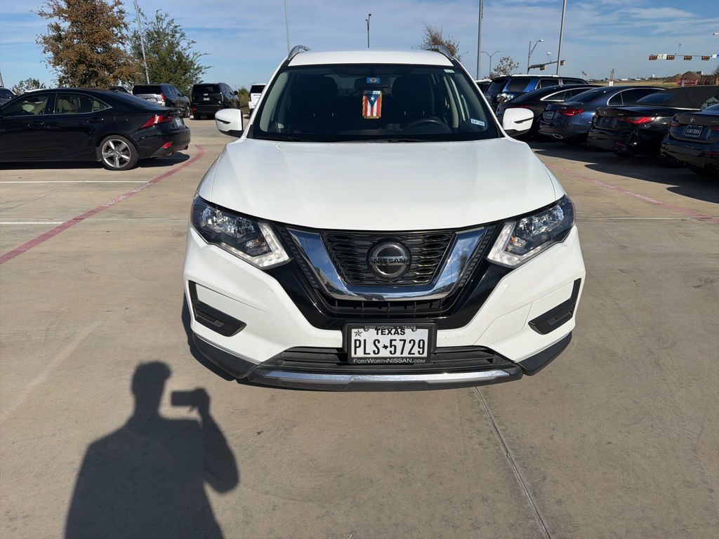 2018 Nissan Rogue SV photo 2