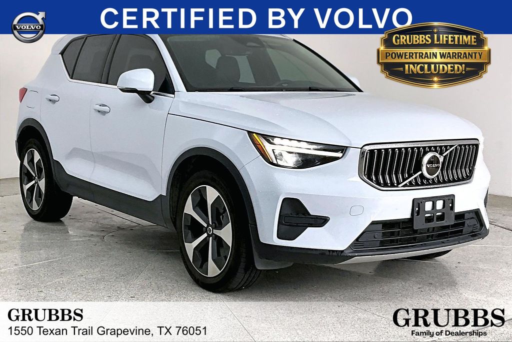 2024 Volvo XC40 B5 Core Bright AWD's photo