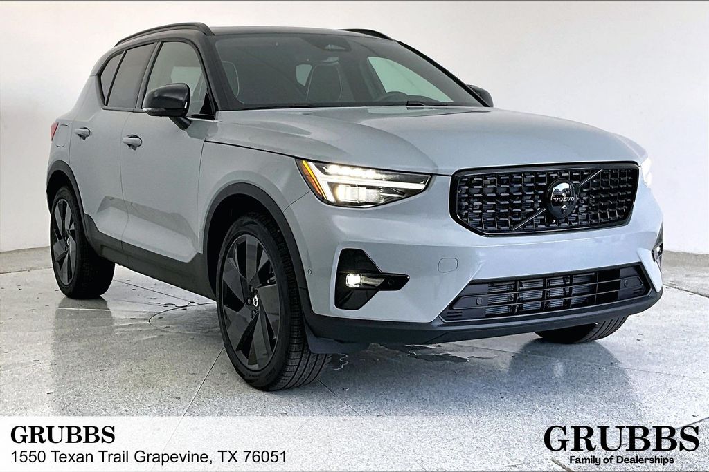 New 2026 Volvo XC40 B5 Ultra Black Edition