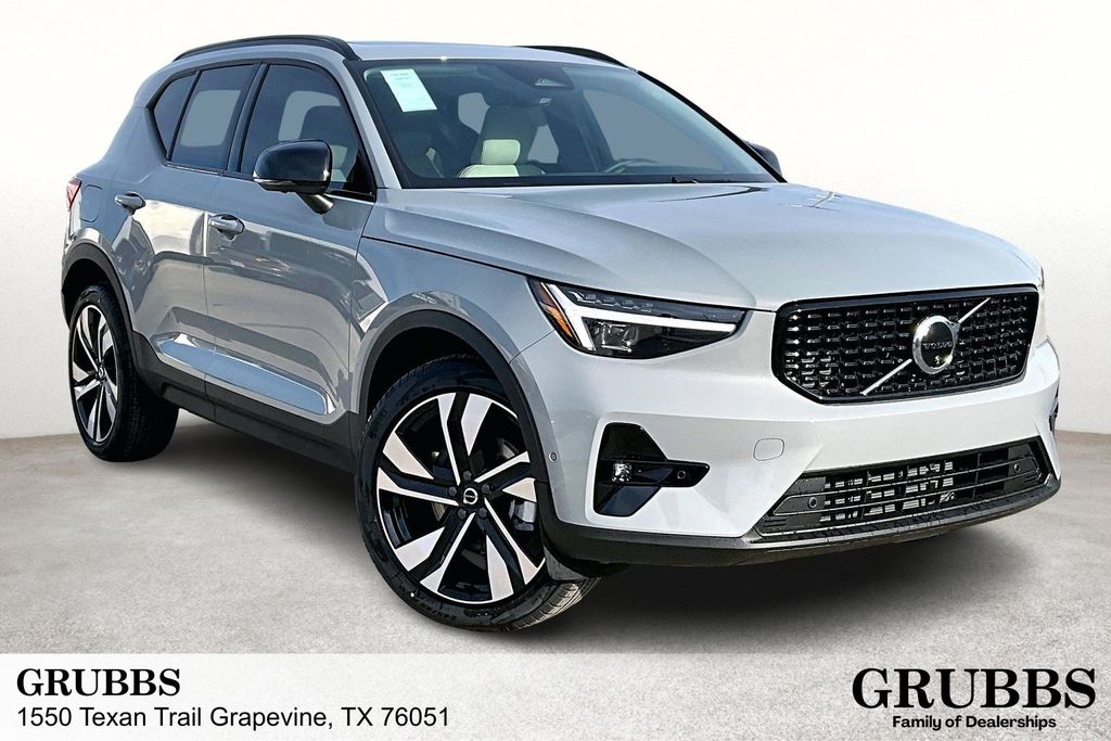 New 2026 Volvo XC40 B5 Ultra