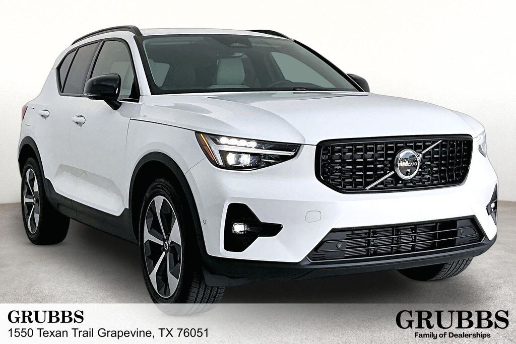 New 2026 Volvo XC40 B5 Plus SUV