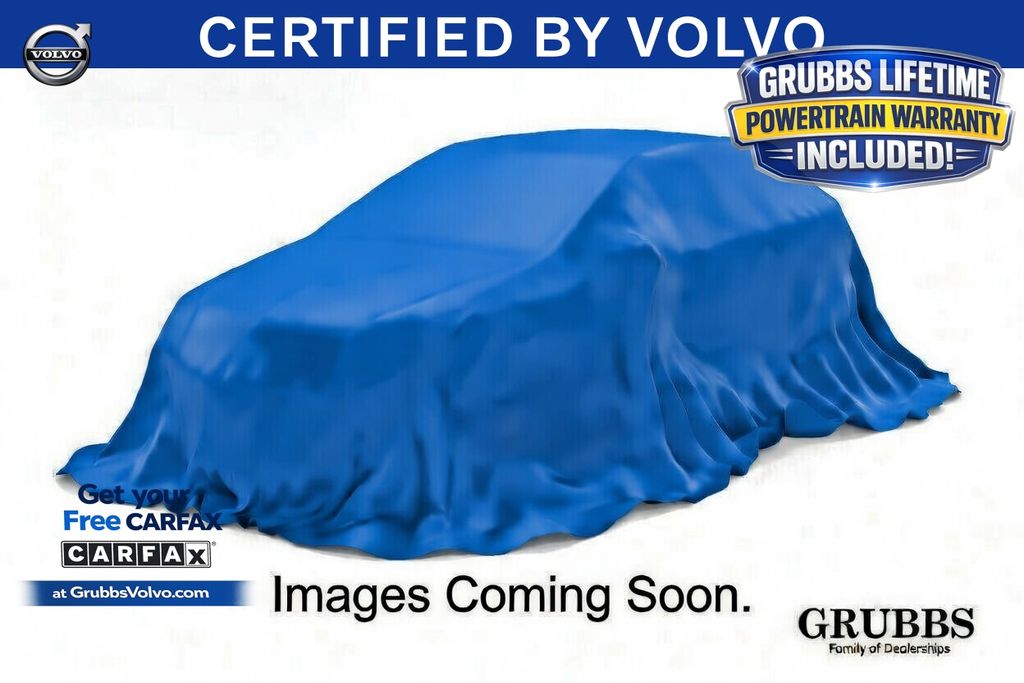 2026 Volvo XC40 B5 Plus Dark AWD's photo