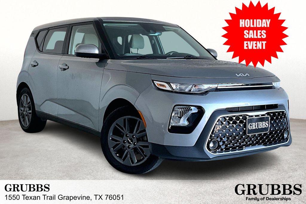 2022 Kia Soul EX's photo