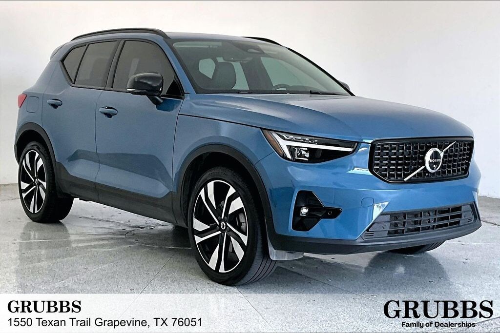Certified 2024 Volvo XC40 B5 Plus Dark Theme SUV
