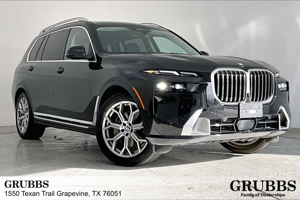 2025 BMW X7 40i's photo