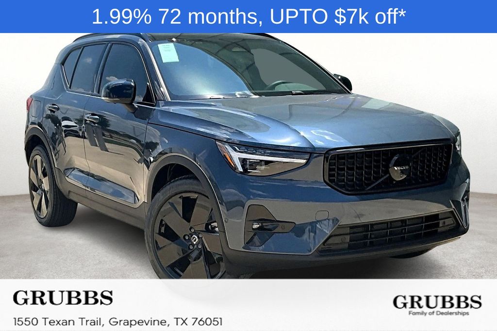 2026 Volvo XC40 Ultra Black Edition's photo