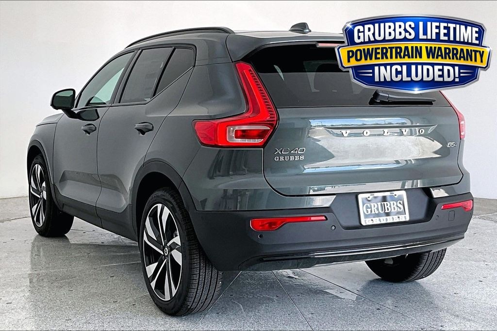 New 2026 Volvo XC40 B5 Ultra SUV
