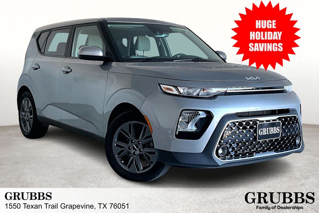 2022 Kia Soul EX's photo
