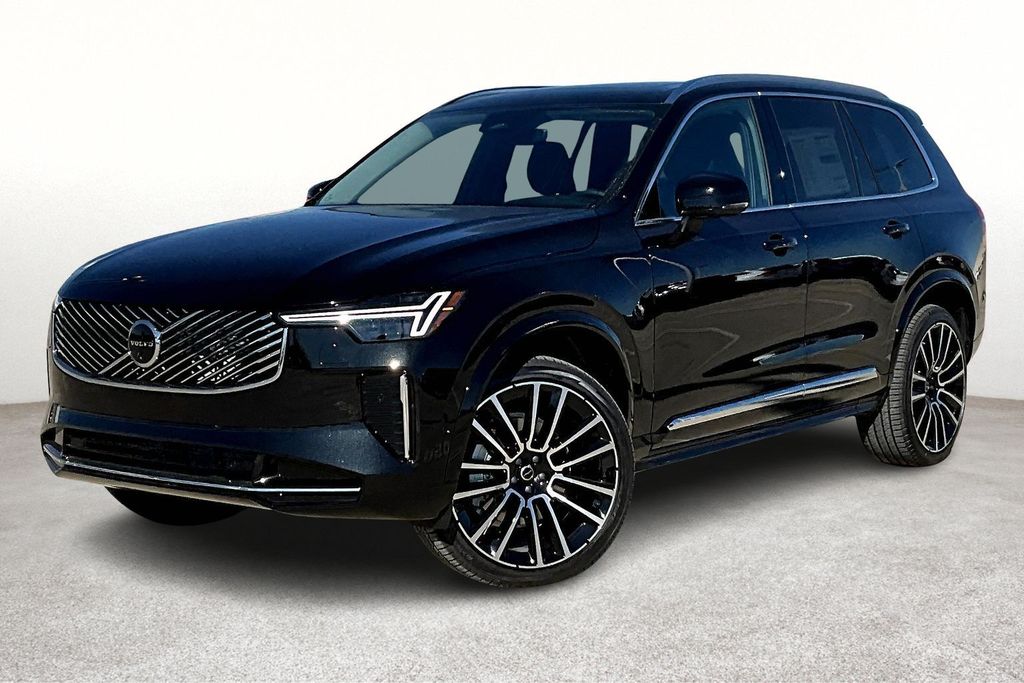 2026 Volvo XC90 Plus photo 2