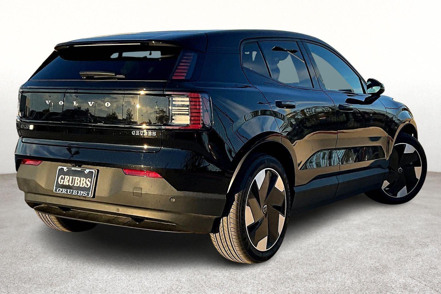 2025 Volvo EX30 Plus photo 2