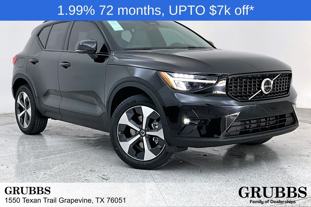 2026 Volvo XC40 Plus's photo