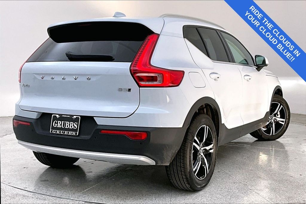 Certified 2025 Volvo XC40 B5 Core SUV