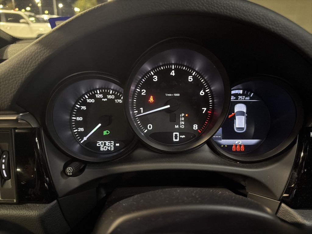 2023 Porsche Macan Base photo 4