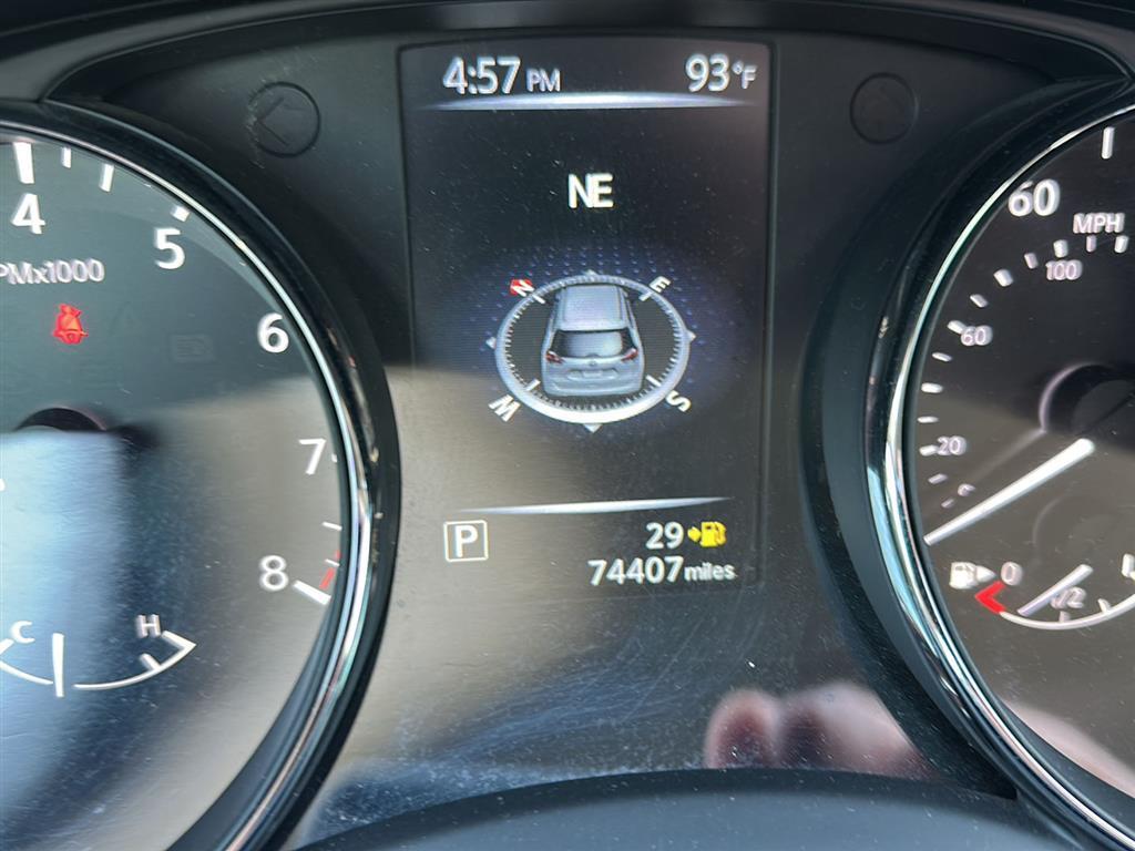 2017 Nissan Rogue SV photo 3