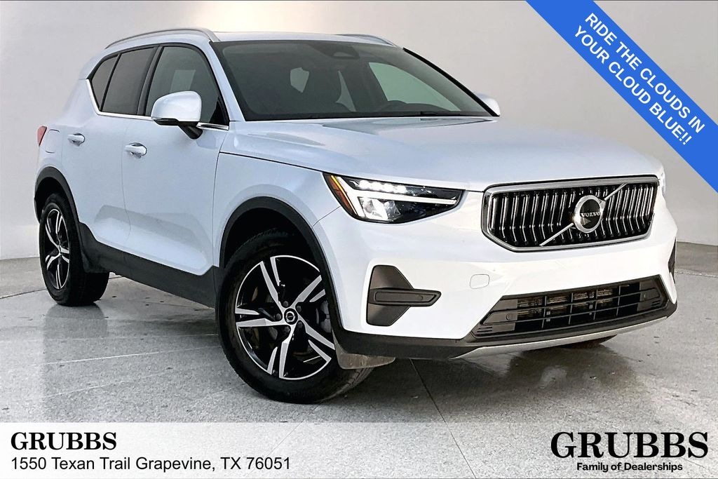 Certified 2025 Volvo XC40 B5 Core SUV