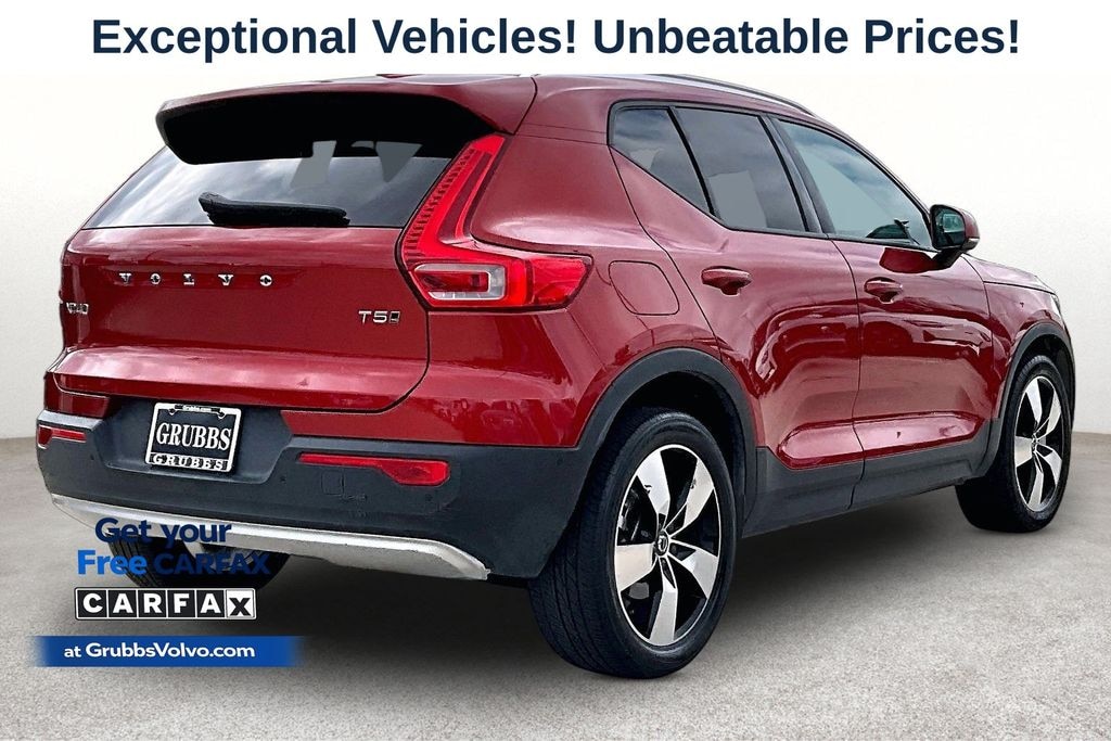 Used 2019 Volvo XC40 Momentum SUV